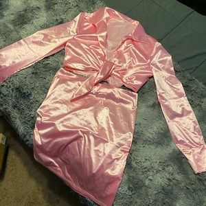 Beautiful two pieces pink skirt set.